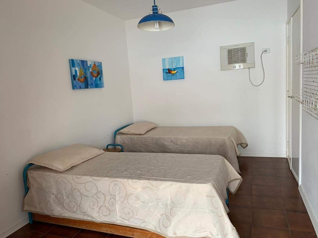 4 Suites, Ar Cond Tv, Internet, Piscina,150 Mts Praia! Aceitamos Pet! * Guaruja